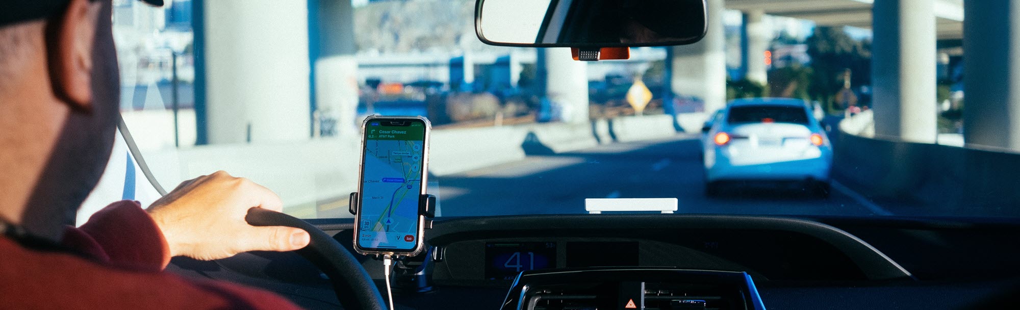 phot of driver using google maps