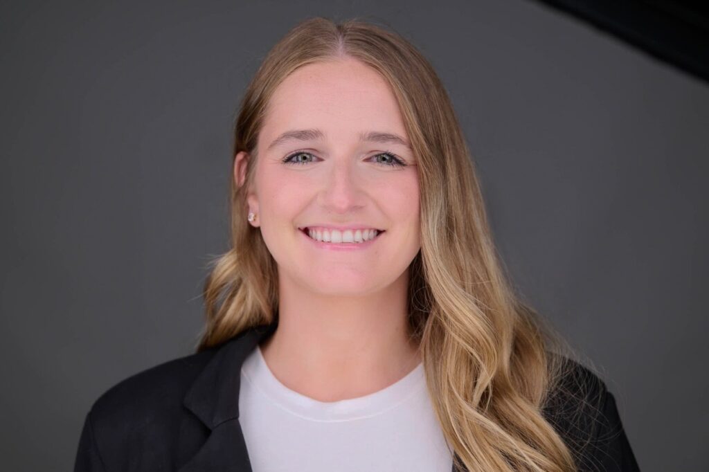 Hannah Schweizer Headshot