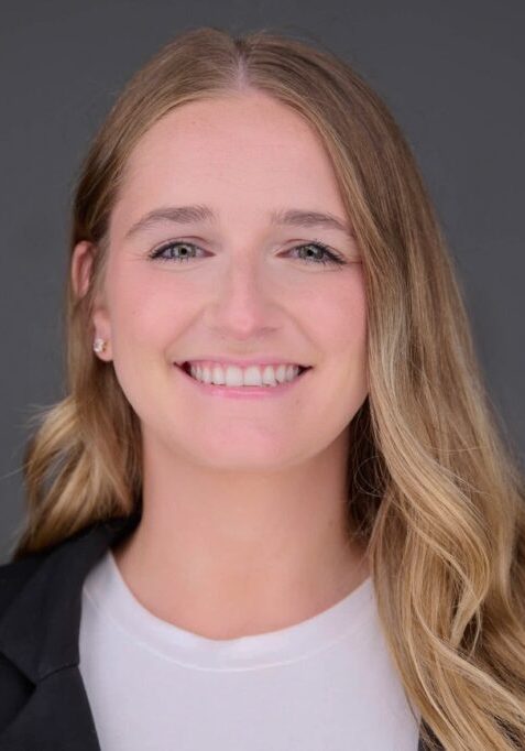 Hannah Schweizer Headshot